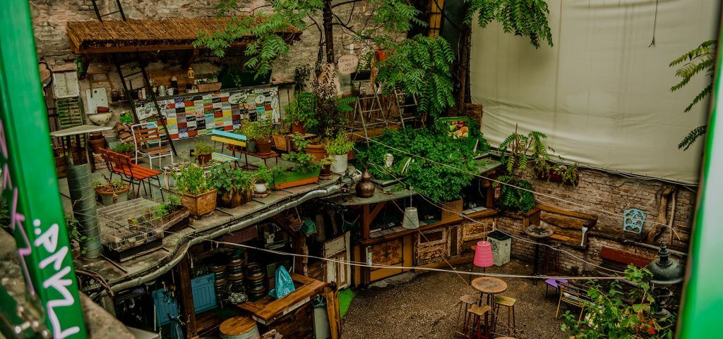 Szimpla_Kert_Open-air_Theater